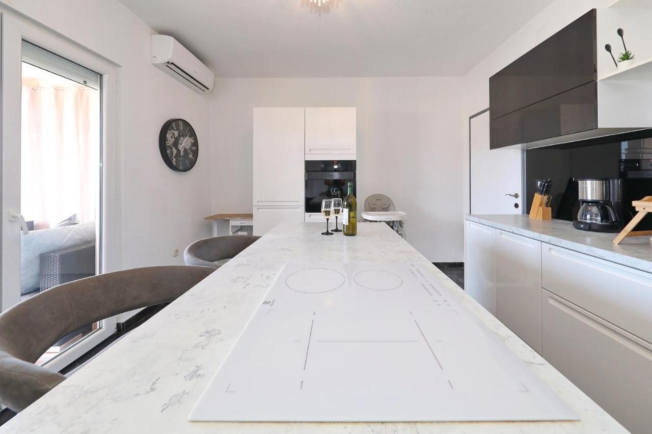 Apartman Nika Sa Jacuzzijem 자다르 외부 사진